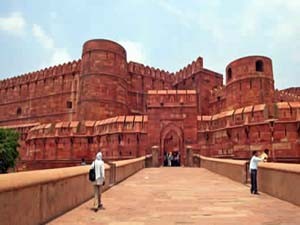 Golden Triangle Tour Package 3 days golder tour package car tempo traveller bus hire rental paras