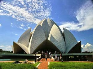 Golden Triangle with Varanasi and Khajuraho Golden Triangle with Varanasi and Khajuraho Tour Package golden tour package jalmahal amber fort car tempo traveller bus hire rental paras