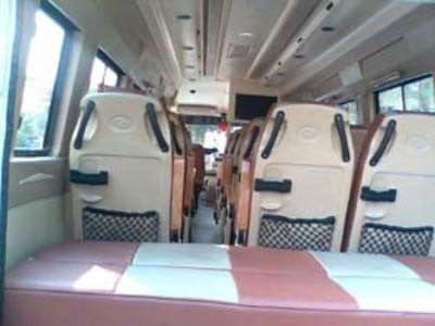 18 seater tempo