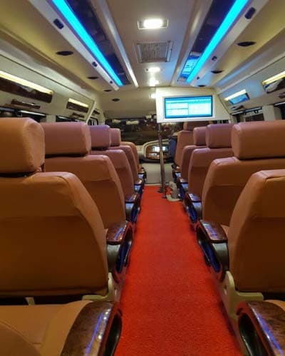 15 seater luxury tempo traveller